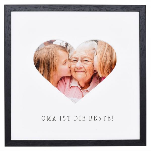 Bilderrahmen mit Herz-Passepartout & Text "Oma ist die Beste!" 30x30 cm | schwarz | Normalglas